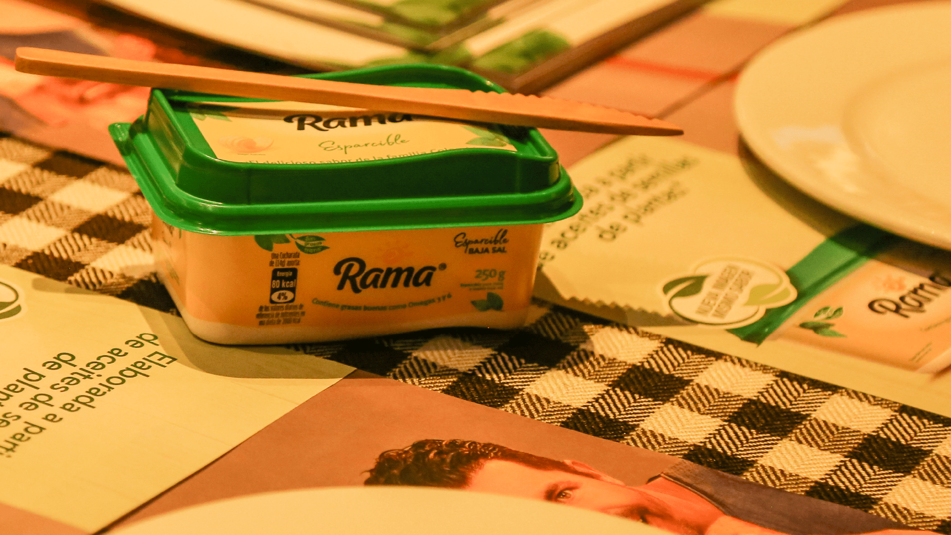 Rama® baja sal 250gr sobre mesa